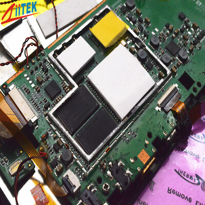 Cuscinetti riempitivi per gap termico Materiale siliconico a bassa volatilità per una migliore conduttività termica nei componenti elettronici e nei dispositivi ottici